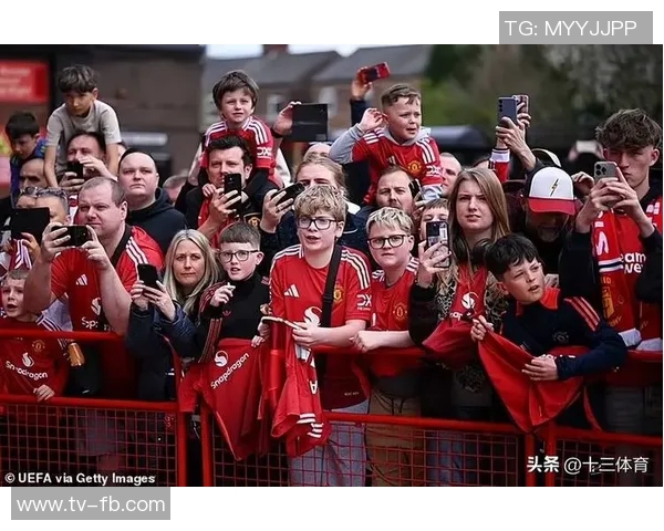 曼联老球迷感叹票价飞涨座位频换心中无奈难再热爱球队