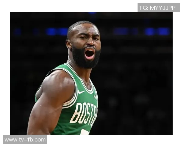 杰伦布朗全能表现助力球队获胜22投10中罚球7中9贡献30分8板8助